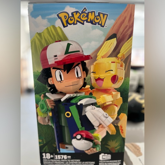 Pokémon Pikachu and Trainer Building Set